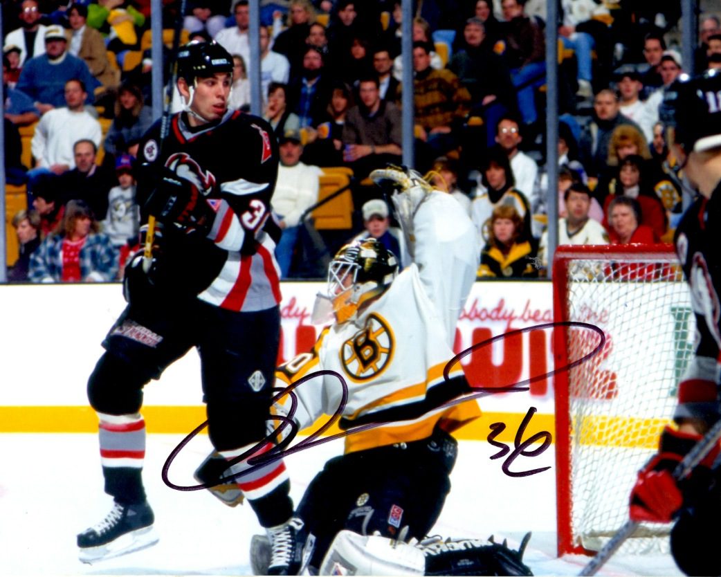 Autographed MATTHEW BARNABY 8X10 Buffalo Sabres Photo