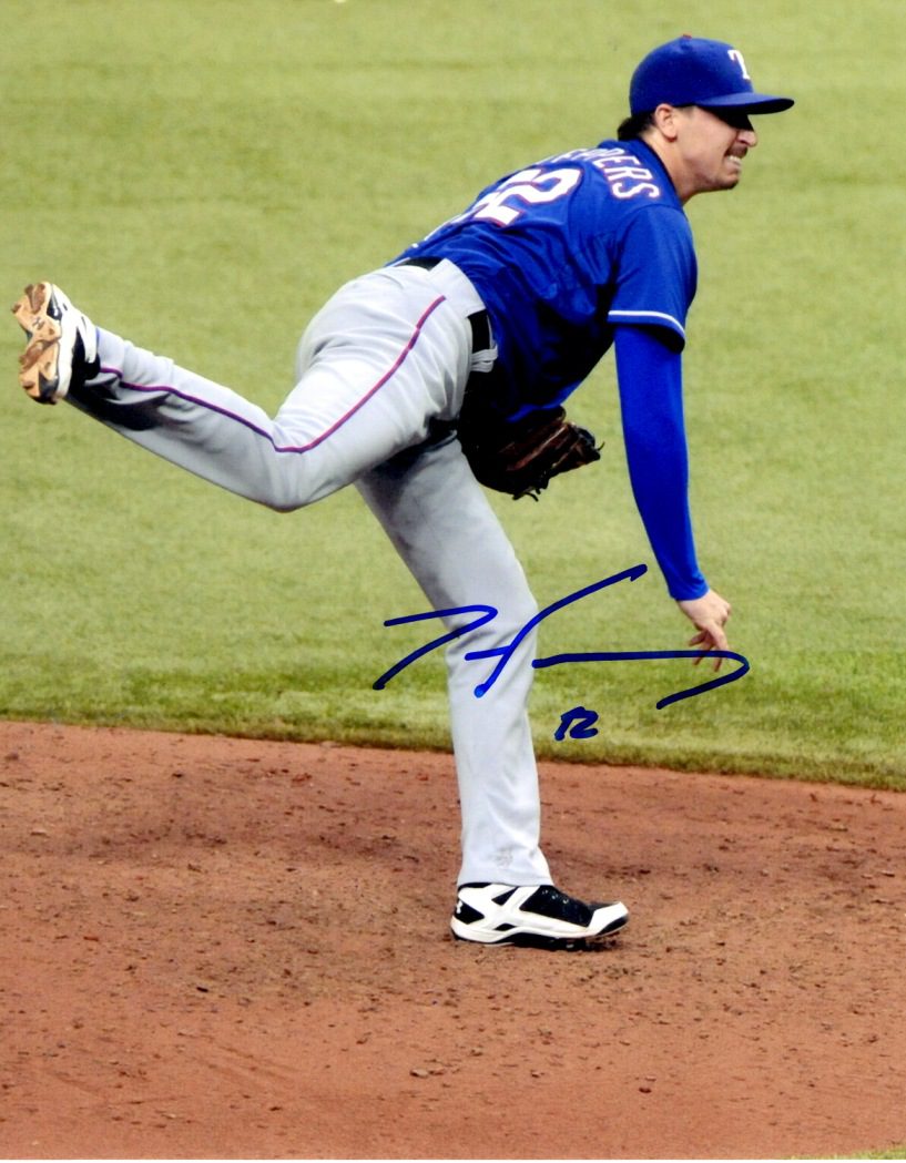 AUTOGRAPHED TANNER SCHEPPERS 8X10 Texas Rangers Photo
