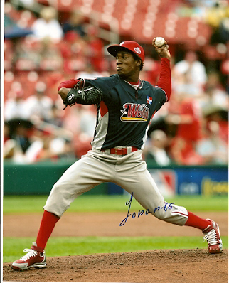 AUTOGRAPHED  YOHAN FLANDE photo  Philadelphia Phillies