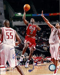 Autographed  BEN GORDON 8X10 Chicago Bulls Photo