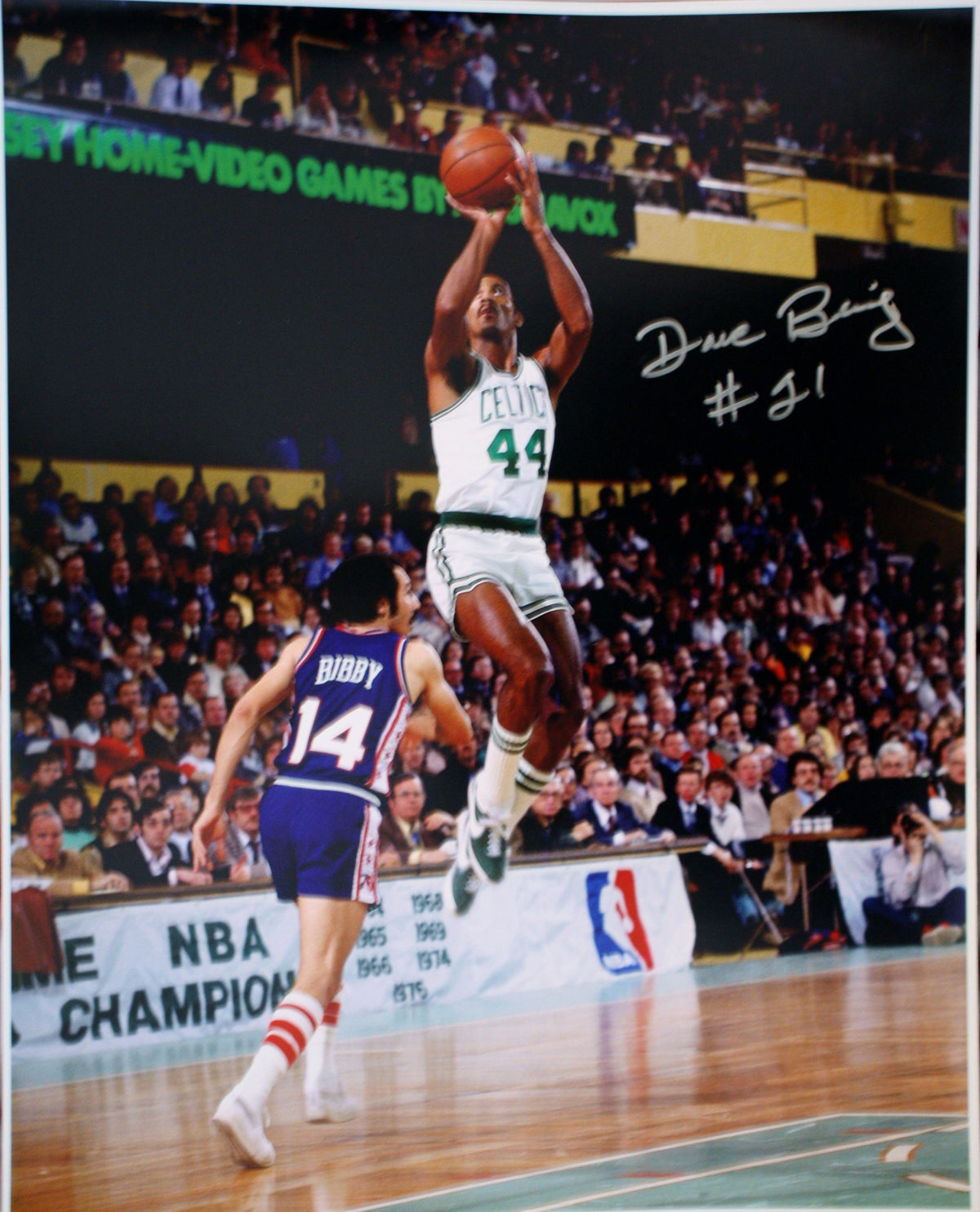 Autographed 16x20 Dave Bing Boston Celtics photo