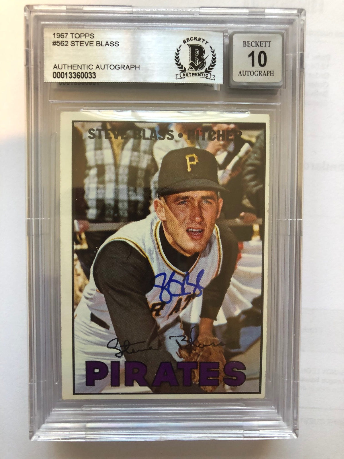 Autographed 1967 Topps Steve Blass Pittsburgh Pirates Card #562 BAS Beckett Slabbed