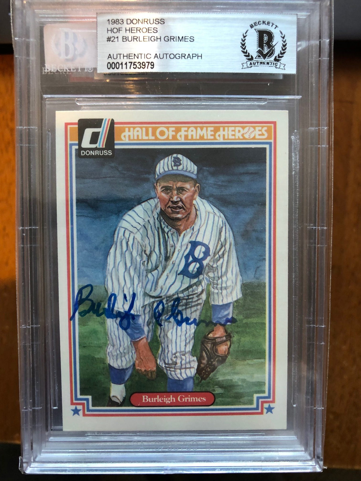 Autographed Burleigh Grimes Brooklyn Dodgers 1983 Donruss Card #21 Beckett Slabbed