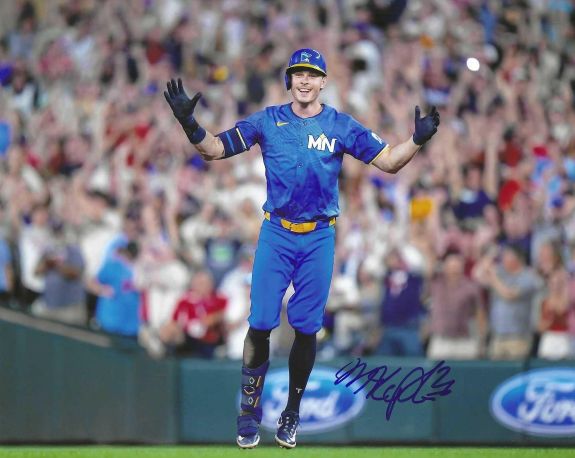 AUTOGRAPHED MAX KEPLER 8X10 Minnesota Twins Photo
