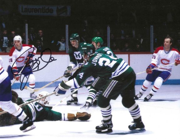 Autographed PIERRE LAROUCHE 8x10 Montreal Canadiens Photo