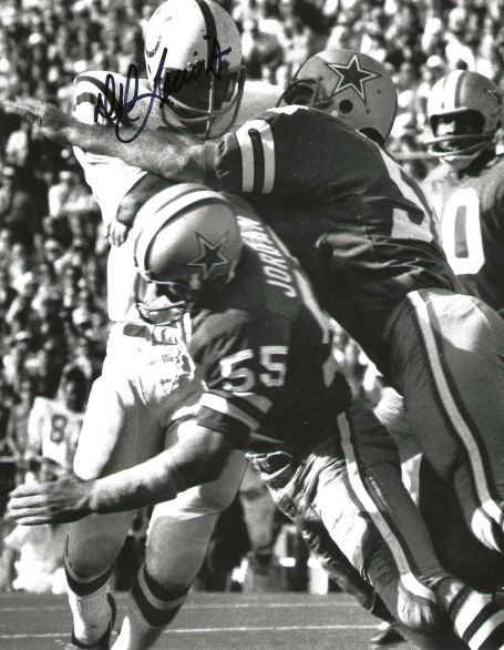 Autographed D.D. LEWIS 8x10 Dallas Cowboys Photo