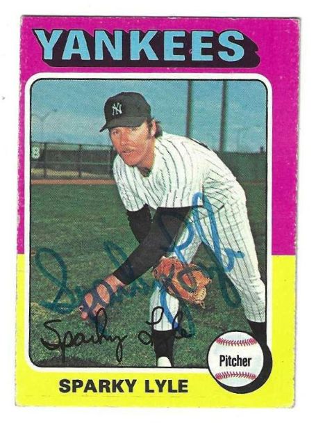 Autographed SPARKY LYLE New York Yankees 1975 Topps Card