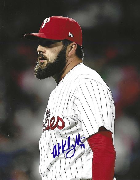 Autographed  MCKINLEY MOORE 8X10 Philadelphia Phillies Photo