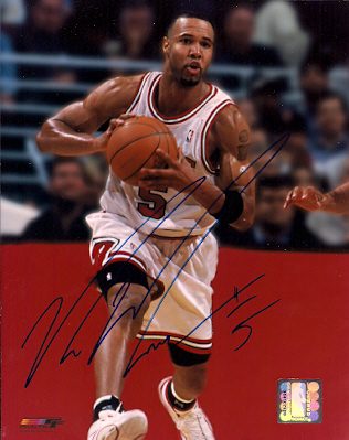Autographed  RON MERCER 8x10 Chicago Bulls Photo