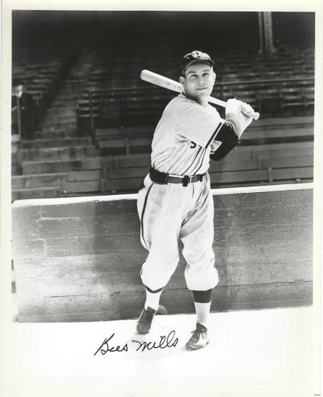AUTOGRAPHED BUSTER MILLS 8X10 St. Louis Browns Photo
