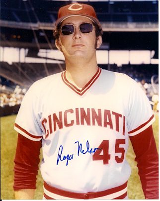 AUTOGRAPHED  photo ROGER NELSON Cincinnati Reds