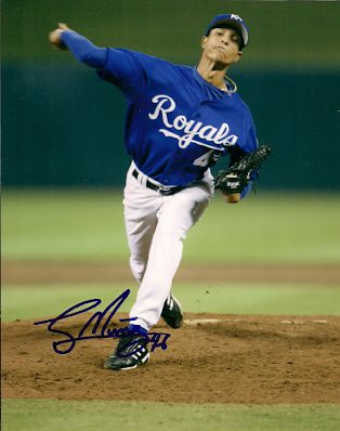 AUTOGRAPHED  photo LEO NUNEZ  KC Royals