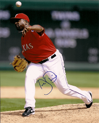 AUTOGRAPHED DARREN OLIVER 8X10 Texas Rangers Photo