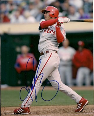 AUTOGRAPHED TOMAS PEREZ photo  Philadelphia Phillies