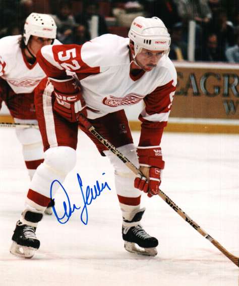Autographed DAVE LEWIS Detroit Red Wings Photo
