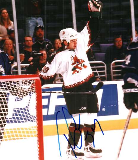 Autographed TRAVIS GREEN Phoenix Coyotes Photo