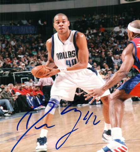 Autographed DEVEAN GEORGE Dallas Mavericks Photo
