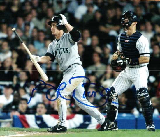 AUTOGRAPHED BRET BOONE 8x10 Seattle Mariners Photo