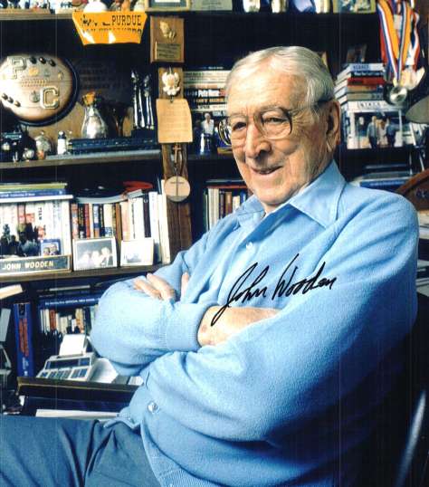 Autographed  JOHN WOODEN- UCLA BRUINS 8X10 photo