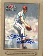 Autographed STEVE CARLTON 2002 FLEER FALL CLASSICS CARD
