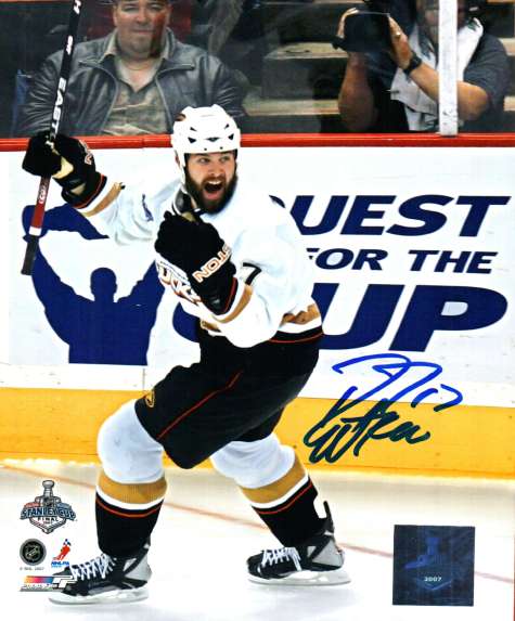 Autographed DUSTIN PENNER Anaheim Ducks Photo