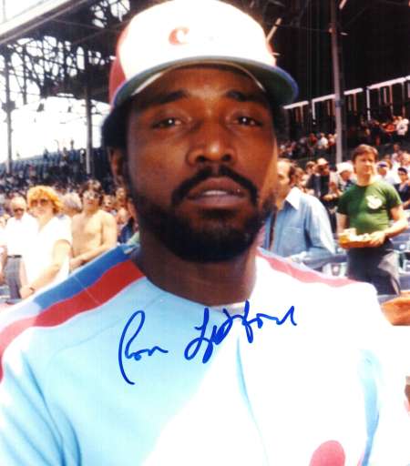 AUTOGRAPHED RON LEFLORE Montreal Expos Photo