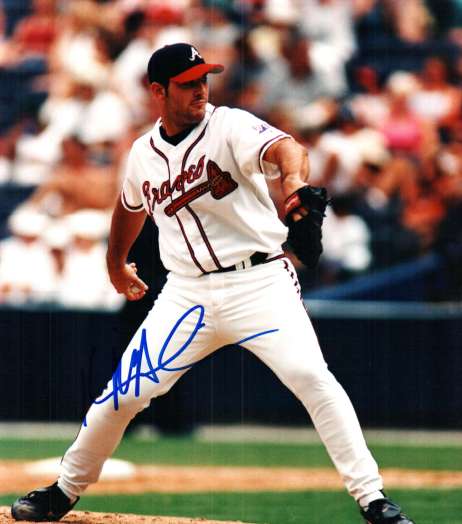 AUTOGRAPHED KEVIN MCGLENCHY Atlanta Braves photo