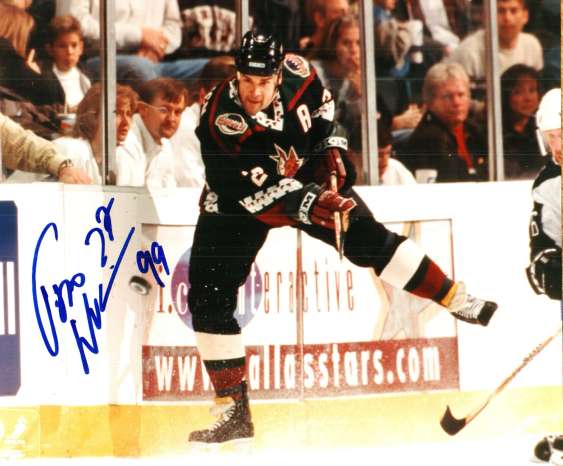 Autographed TEPPO NUMMINEN Phoenix Coyotes Photo