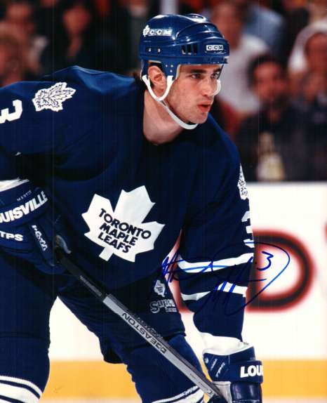 Autographed MATT MARTIN  Maple Leafs  photo