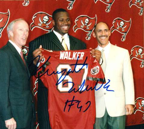 Autographed KENYATTA WALKER Tampa Bay Buccaneers Photo