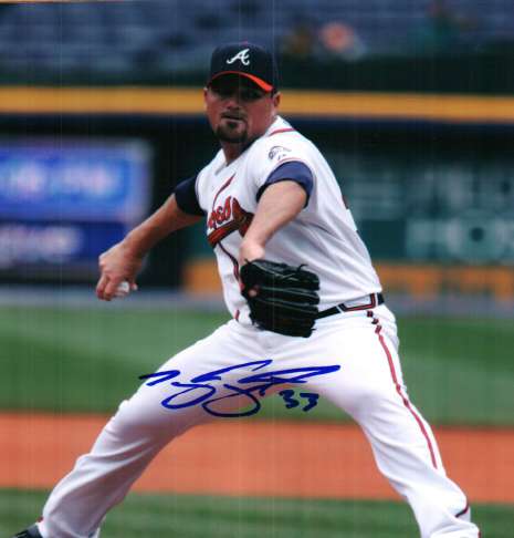 AUTOGRAPHED TYLER YATES Atlanta Braves photo