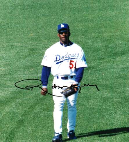 AUTOGRAPHED ROBERTO KELLY 8X10 Los Angeles Dodgers photo