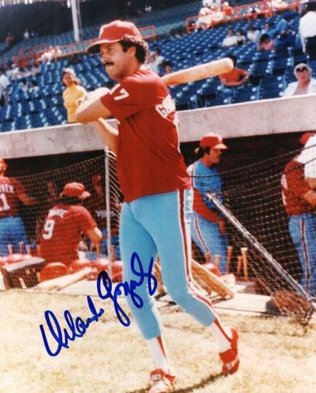 AUTOGRAPHED ORLANDO GONZALEZ 8x10 Philadelphia Phillies Photo