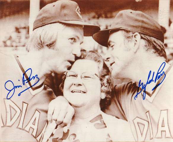 AUTOGRAPHED GAYLORD PERRY & JIM PERRY photo  Cleveland Indians