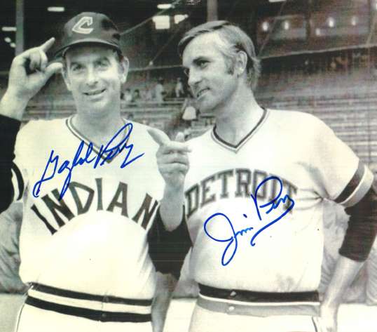 Autographed GAYLORD PERRY &amp; JIM PERRY 8X10 photo