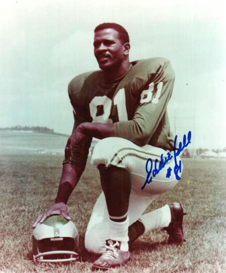 Autographed EDDIE BELL 8X10  Photo - Philadelphia Eagles