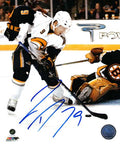 Autographed DEREK ROY 8x10 Buffalo Sabres Photo