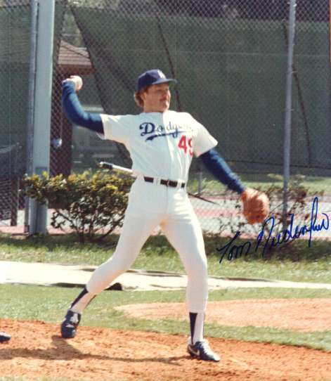 AUTOGRAPHED TOM NIEDENFUER 8x10 Los Angeles Dodgers photo