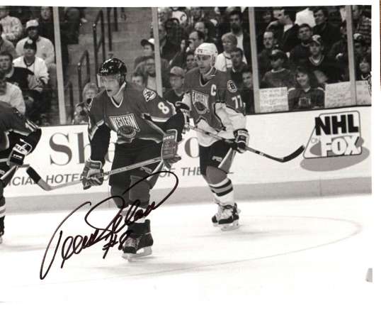 Autographed TEEMU SELANNE Anaheim Ducks Photo
