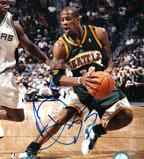 Autographed ANTONIO DANIELS 8x10 Seattle Super Sonics photo