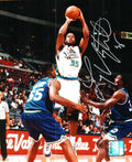 Autographed LOY VAUGHT photo - DETROIT PISTONS