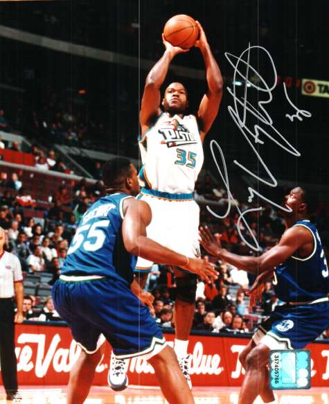 Autographed LOY VAUGHT photo - DETROIT PISTONS