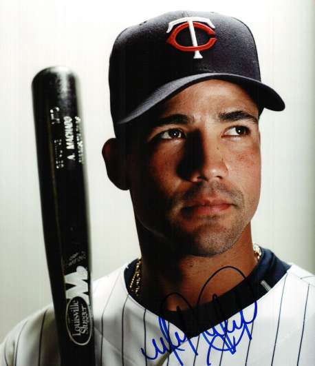 AUTOGRAPHED ALEJANDO MACHADO 8X10 Minnesota Twins photo