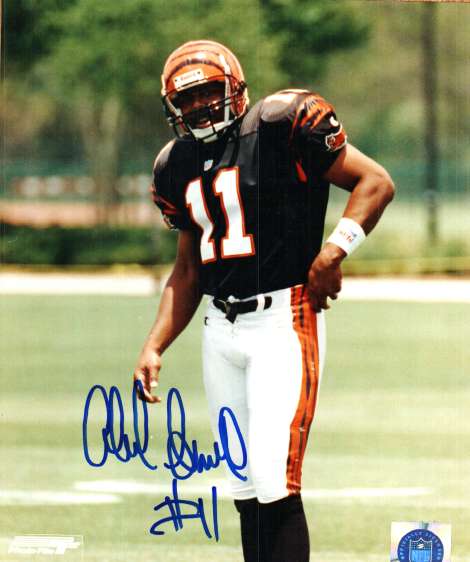 Autographed AKILI SMITH 8X10 Photo - Cincinnati Bengals
