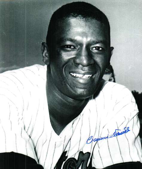 AUTOGRAPHED BENNIE DANIELS photo  Washington Senators