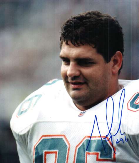 Autographed  MIKE GOLIC 8X10 Miami Dolphins  photo