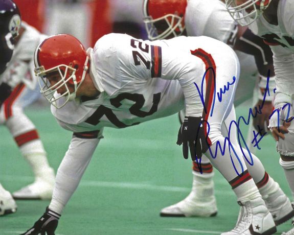 Autographed DAVE PUZZUOLI 8X10 Cleveland Browns Photo