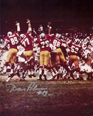 Autographed DAVE ROBINSON 8X10 photo Washington Redskins