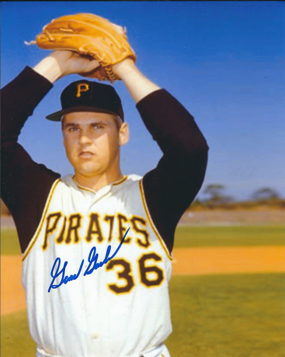 Autographed  GENE GARBER 8X10 Pittsburgh Pirates Photo
