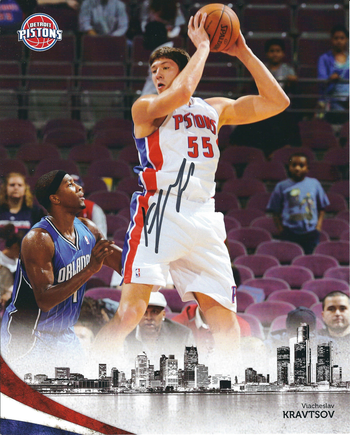 Autographed VIACHESLAV KRAVTSOV  8X10 Detroit Pistons Photo